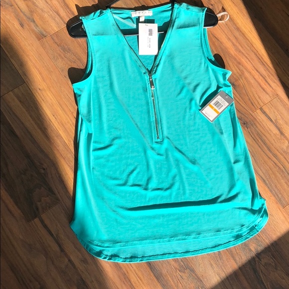 Chaus Tops - Chaus top